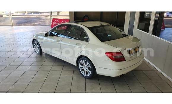 Acheter Occasion Voiture Mercedes-Benz C–Class Blanc à Import - Dubai, Maseru Acheter Occasion Voiture Mercedes-Benz C–Class Blanc à Import - Dubai, Maseru