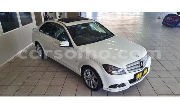 Acheter Occasion Voiture Mercedes-Benz C–Class Blanc à Import - Dubai, Maseru Acheter Occasion Voiture Mercedes-Benz C–Class Blanc à Import - Dubai, Maseru