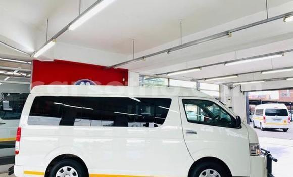 Acheter Occasion Voiture Toyota Opa Blanc à Import - Dubai, Maseru Acheter Occasion Voiture Toyota Opa Blanc à Import - Dubai, Maseru