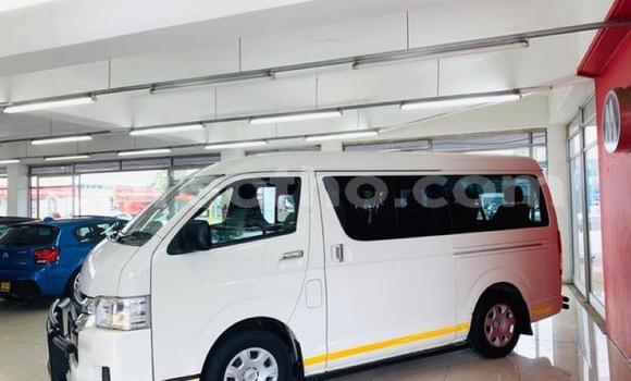 Acheter Occasion Voiture Toyota Opa Blanc à Import - Dubai, Maseru Acheter Occasion Voiture Toyota Opa Blanc à Import - Dubai, Maseru
