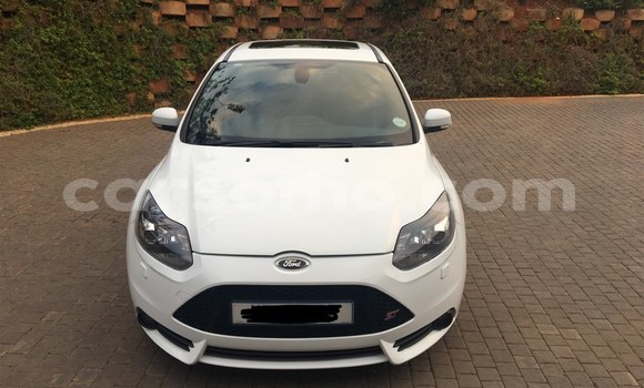 Acheter Occasion Voiture Ford Focus ST Blanc à Import - Dubai, Maseru Acheter Occasion Voiture Ford Focus ST Blanc à Import - Dubai, Maseru