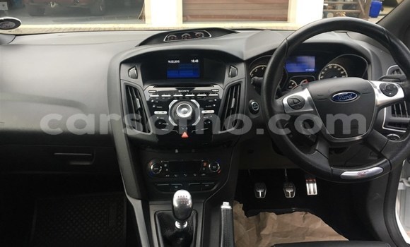 Acheter Occasion Voiture Ford Focus ST Blanc à Import - Dubai, Maseru Acheter Occasion Voiture Ford Focus ST Blanc à Import - Dubai, Maseru