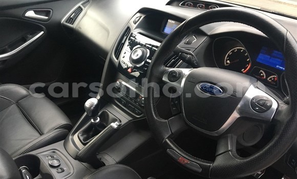 Acheter Occasion Voiture Ford Focus ST Blanc à Import - Dubai, Maseru Acheter Occasion Voiture Ford Focus ST Blanc à Import - Dubai, Maseru