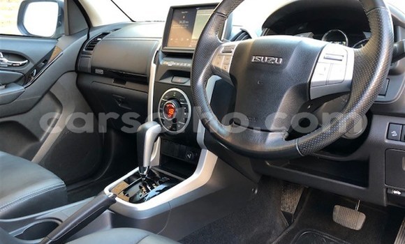 Acheter Occasion Voiture Isuzu MU-X Blanc à Import - Dubai, Maseru Acheter Occasion Voiture Isuzu MU-X Blanc à Import - Dubai, Maseru