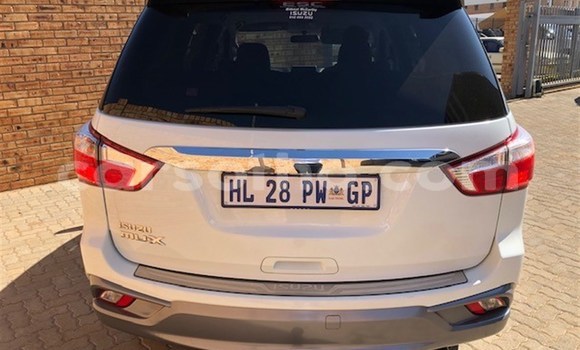 Acheter Occasion Voiture Isuzu MU-X Blanc à Import - Dubai, Maseru Acheter Occasion Voiture Isuzu MU-X Blanc à Import - Dubai, Maseru