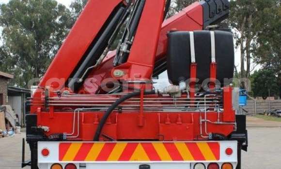 اشتري مستعمل Nissan UD White شاحنة في Maseru في Maseru اشتري مستعمل Nissan UD White شاحنة في Maseru في Maseru