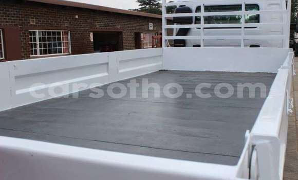 اشتري مستعمل Nissan UD White شاحنة في Maseru في Maseru اشتري مستعمل Nissan UD White شاحنة في Maseru في Maseru