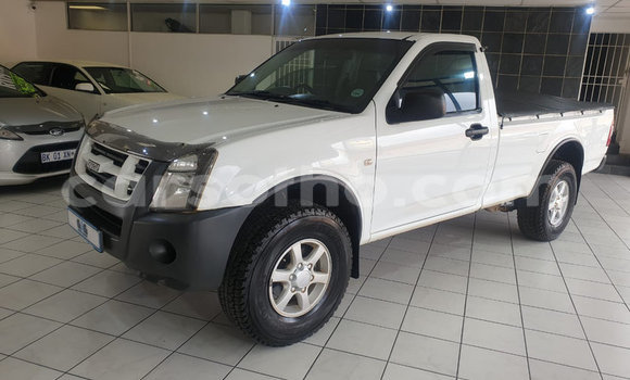 Sayi Na hannu Isuzu KB White Mota in Maseru a Maseru Sayi Na hannu Isuzu KB White Mota in Maseru a Maseru