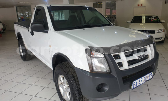 Sayi Na hannu Isuzu KB White Mota in Maseru a Maseru Sayi Na hannu Isuzu KB White Mota in Maseru a Maseru