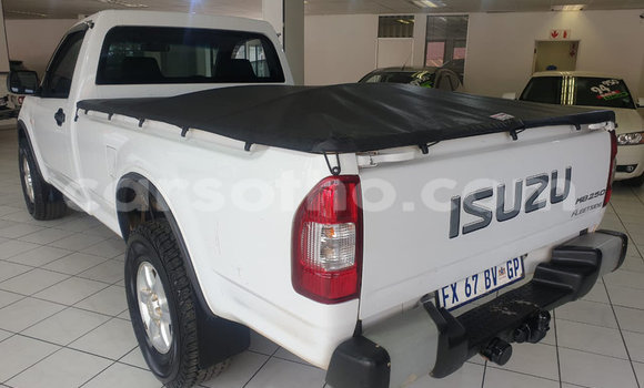 Sayi Na hannu Isuzu KB White Mota in Maseru a Maseru Sayi Na hannu Isuzu KB White Mota in Maseru a Maseru