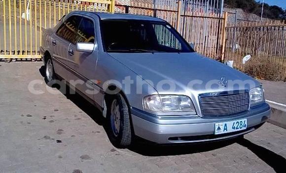 Acheter Occasion Voiture Mercedes-Benz C–Class Gris à Maseru, Maseru Acheter Occasion Voiture Mercedes-Benz C–Class Gris à Maseru, Maseru