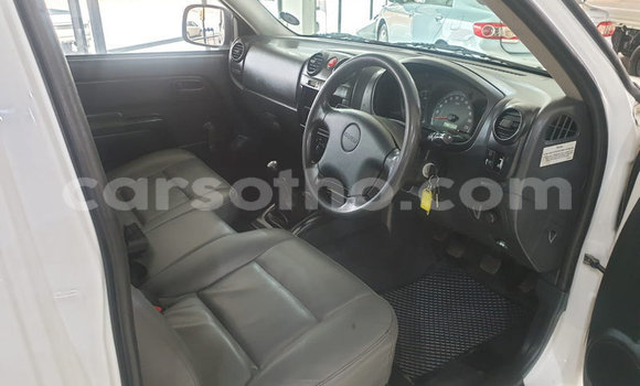 Sayi Na hannu Isuzu KB White Mota in Maseru a Maseru Sayi Na hannu Isuzu KB White Mota in Maseru a Maseru