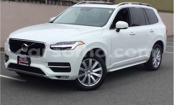 Acheter Occasion Voiture Volvo XC90 Blanc à Mafeteng, Mafeteng Acheter Occasion Voiture Volvo XC90 Blanc à Mafeteng, Mafeteng