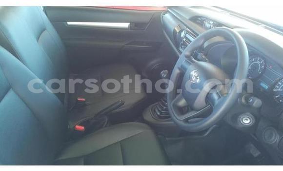 Sayi Na hannu Toyota Hilux Silver Mota in Maseru a Maseru Sayi Na hannu Toyota Hilux Silver Mota in Maseru a Maseru