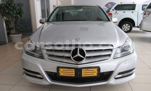 Sayi Na hannu Mercedes-Benz C–Class Silver Mota in Maseru a Maseru Sayi Na hannu Mercedes-Benz C–Class Silver Mota in Maseru a Maseru