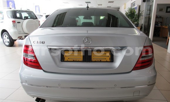 Sayi Na hannu Mercedes-Benz C–Class Silver Mota in Maseru a Maseru Sayi Na hannu Mercedes-Benz C–Class Silver Mota in Maseru a Maseru