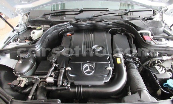 Sayi Na hannu Mercedes-Benz C–Class Silver Mota in Maseru a Maseru Sayi Na hannu Mercedes-Benz C–Class Silver Mota in Maseru a Maseru