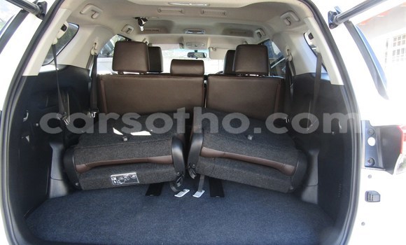 Sayi Na hannu Toyota Fortuner White Mota in Maseru a Maseru Sayi Na hannu Toyota Fortuner White Mota in Maseru a Maseru
