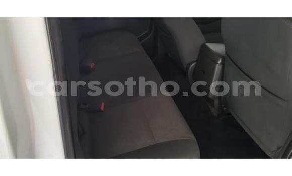 Sayi Na hannu Nissan Navara White Mota in Maputsoa a Leribe Sayi Na hannu Nissan Navara White Mota in Maputsoa a Leribe
