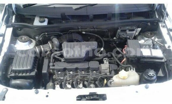 Sayi Na hannu Chevrolet Corsa Silver Mota in Maseru a Maseru Sayi Na hannu Chevrolet Corsa Silver Mota in Maseru a Maseru