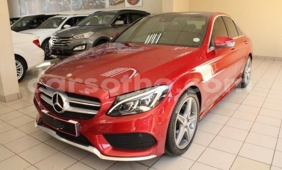 Sayi Na hannu Mercedes-Benz C–Class Red Mota in Maseru a Maseru Sayi Na hannu Mercedes-Benz C–Class Red Mota in Maseru a Maseru