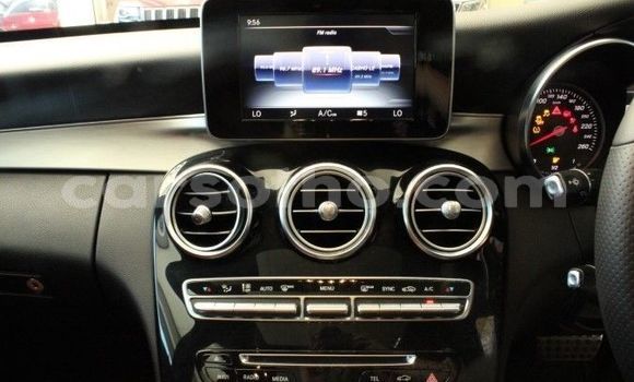 Sayi Na hannu Mercedes-Benz C–Class Red Mota in Maseru a Maseru Sayi Na hannu Mercedes-Benz C–Class Red Mota in Maseru a Maseru