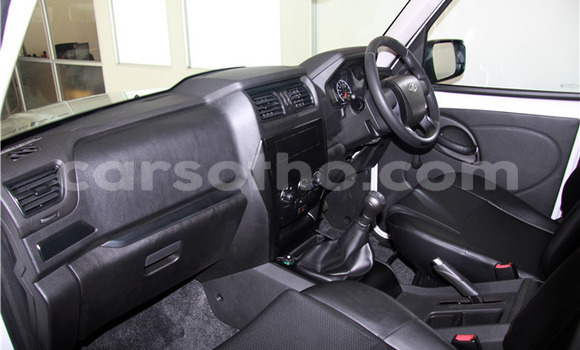 Acheter Occasion Voiture Mahindra Bolero Blanc à Maseru, Maseru Acheter Occasion Voiture Mahindra Bolero Blanc à Maseru, Maseru