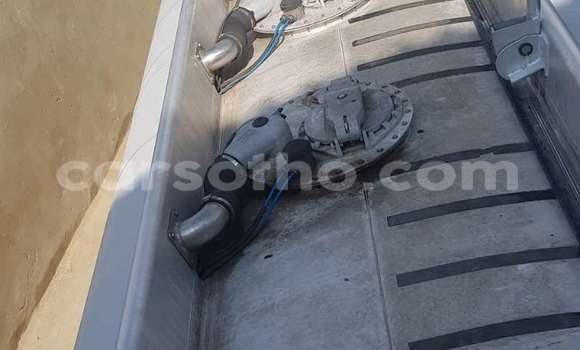 Sayi Na hannu Mercedes‒Benz 2644 White Babbar mota in Maseru a Maseru Sayi Na hannu Mercedes‒Benz 2644 White Babbar mota in Maseru a Maseru