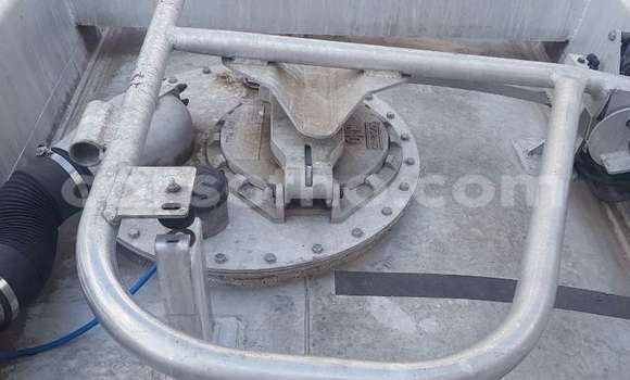 Sayi Na hannu Mercedes‒Benz 2644 White Babbar mota in Maseru a Maseru Sayi Na hannu Mercedes‒Benz 2644 White Babbar mota in Maseru a Maseru