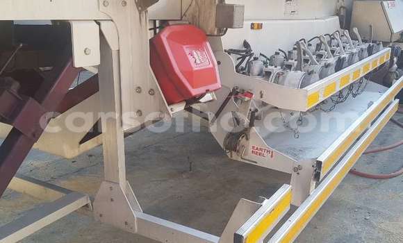 Sayi Na hannu Mercedes‒Benz 2644 White Babbar mota in Maseru a Maseru Sayi Na hannu Mercedes‒Benz 2644 White Babbar mota in Maseru a Maseru