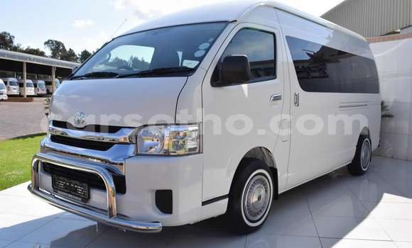 Buy Used Toyota Hiace White Car in Maseru in Maseru Buy Used Toyota Hiace White Car in Maseru in Maseru