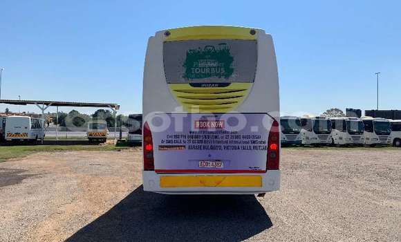 اشتري مستعمل Volvo F4 White شاحنة في Maseru في Maseru اشتري مستعمل Volvo F4 White شاحنة في Maseru في Maseru