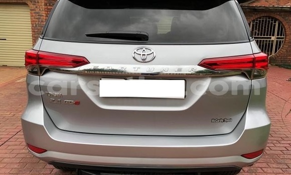 Buy Used Toyota Fortuner Silver Car in Maseru in Maseru Buy Used Toyota Fortuner Silver Car in Maseru in Maseru