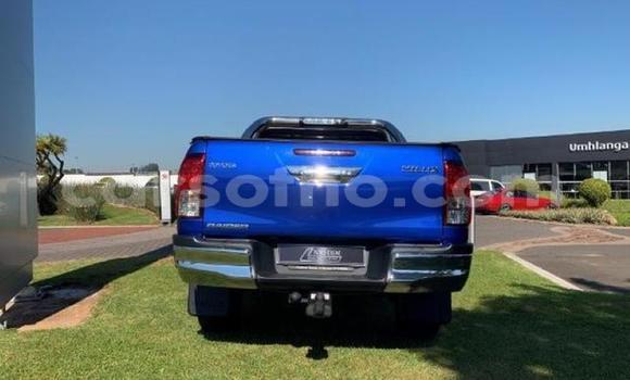 Sayi Na hannu Toyota Hilux Blue Mota in Import - Dubai a Maseru Sayi Na hannu Toyota Hilux Blue Mota in Import - Dubai a Maseru