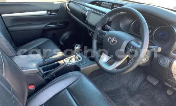Sayi Na hannu Toyota Hilux Blue Mota in Import - Dubai a Maseru Sayi Na hannu Toyota Hilux Blue Mota in Import - Dubai a Maseru