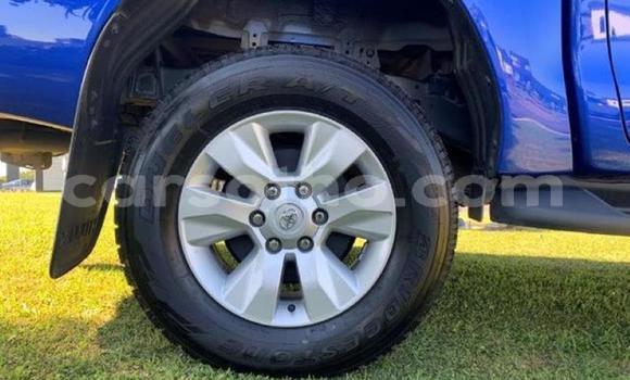 Sayi Na hannu Toyota Hilux Blue Mota in Import - Dubai a Maseru Sayi Na hannu Toyota Hilux Blue Mota in Import - Dubai a Maseru
