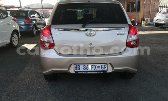 Sayi Na hannu Toyota Etios Silver Mota in Import - Dubai a Maseru Sayi Na hannu Toyota Etios Silver Mota in Import - Dubai a Maseru