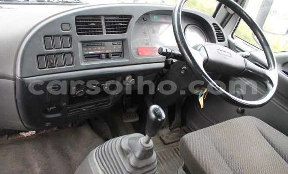 Sayi Na hannu Isuzu FTR 850 White Babbar mota in Import - Dubai a Maseru Sayi Na hannu Isuzu FTR 850 White Babbar mota in Import - Dubai a Maseru