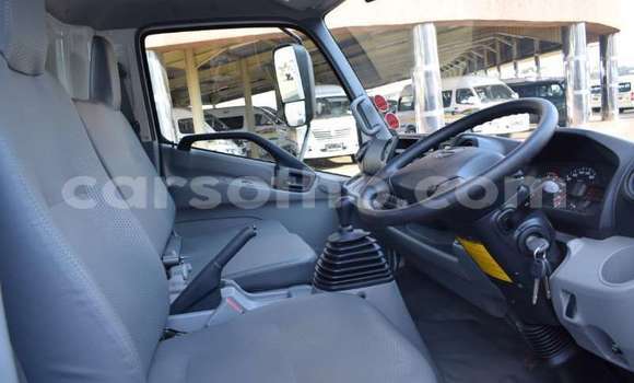 Sayi Na hannu Hino 300 Series White Babbar mota in Import - Dubai a Maseru Sayi Na hannu Hino 300 Series White Babbar mota in Import - Dubai a Maseru