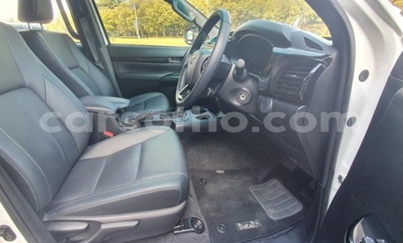 اشتري مستعمل Toyota Hilux White سيارة في Maseru في Maseru اشتري مستعمل Toyota Hilux White سيارة في Maseru في Maseru