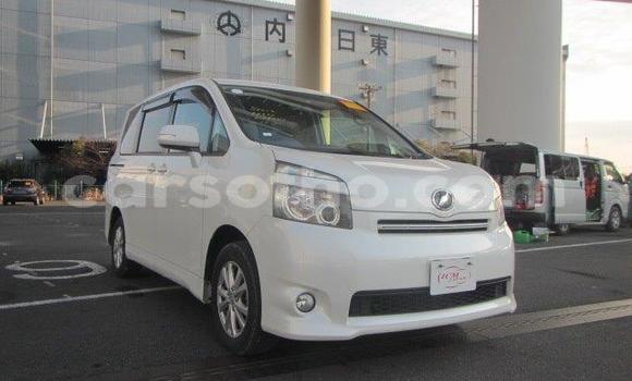 Buy Used Toyota Epsun White Car in Maseru in Maseru Buy Used Toyota Epsun White Car in Maseru in Maseru