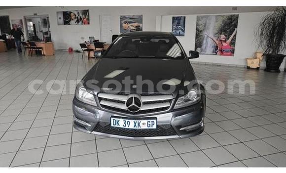 Acheter Occasion Voiture Mercedes-Benz C–Class Gris à Maputsoa, Leribe Acheter Occasion Voiture Mercedes-Benz C–Class Gris à Maputsoa, Leribe