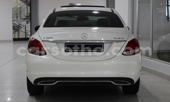 Acheter Occasion Voiture Mercedes-Benz C–Class Blanc à Thaba–Tseka, Mafeteng Acheter Occasion Voiture Mercedes-Benz C–Class Blanc à Thaba–Tseka, Mafeteng