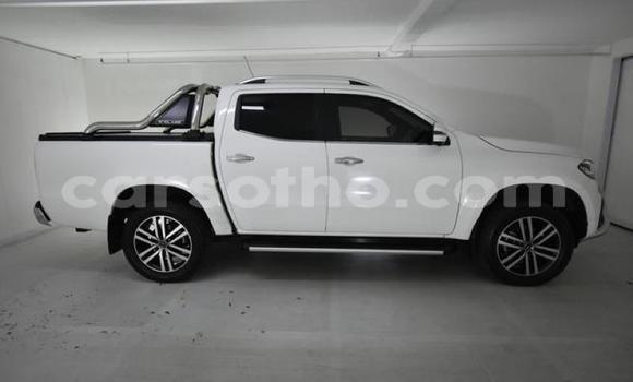 Buy Used Mercedes-Benz X-klasse Concept White Car in Roma in Maseru Buy Used Mercedes-Benz X-klasse Concept White Car in Roma in Maseru