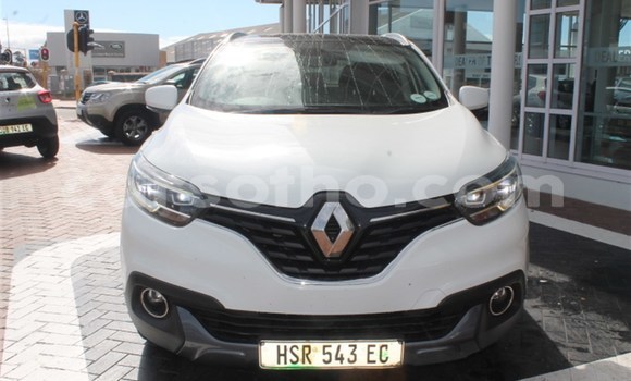 Buy Used Renault Kadjar White Car in Mohale's Hoek in Mohale's Hoek Buy Used Renault Kadjar White Car in Mohale's Hoek in Mohale's Hoek
