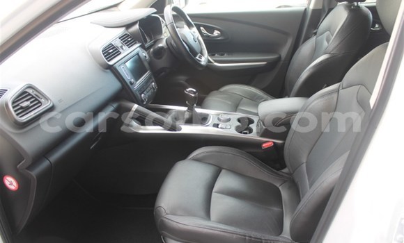 Buy Used Renault Kadjar White Car in Mohale's Hoek in Mohale's Hoek Buy Used Renault Kadjar White Car in Mohale's Hoek in Mohale's Hoek