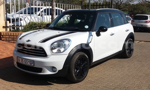 Sayi Na hannu Mini Countryman White Mota in Mohale's Hoek a Mohale's Hoek