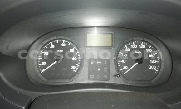 Sayi Na hannu Nissan NP 300 White Mota in Thaba–Tseka a Mafeteng Sayi Na hannu Nissan NP 300 White Mota in Thaba–Tseka a Mafeteng