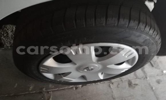 Sayi Na hannu Nissan NP 300 White Mota in Thaba–Tseka a Mafeteng Sayi Na hannu Nissan NP 300 White Mota in Thaba–Tseka a Mafeteng