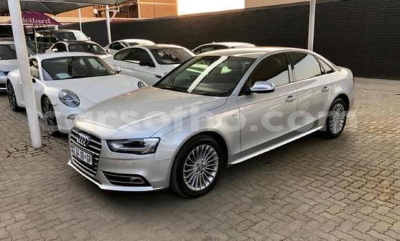 Sayi Na hannu Audi A4 Silver Mota in Maputsoe a Leribe Sayi Na hannu Audi A4 Silver Mota in Maputsoe a Leribe